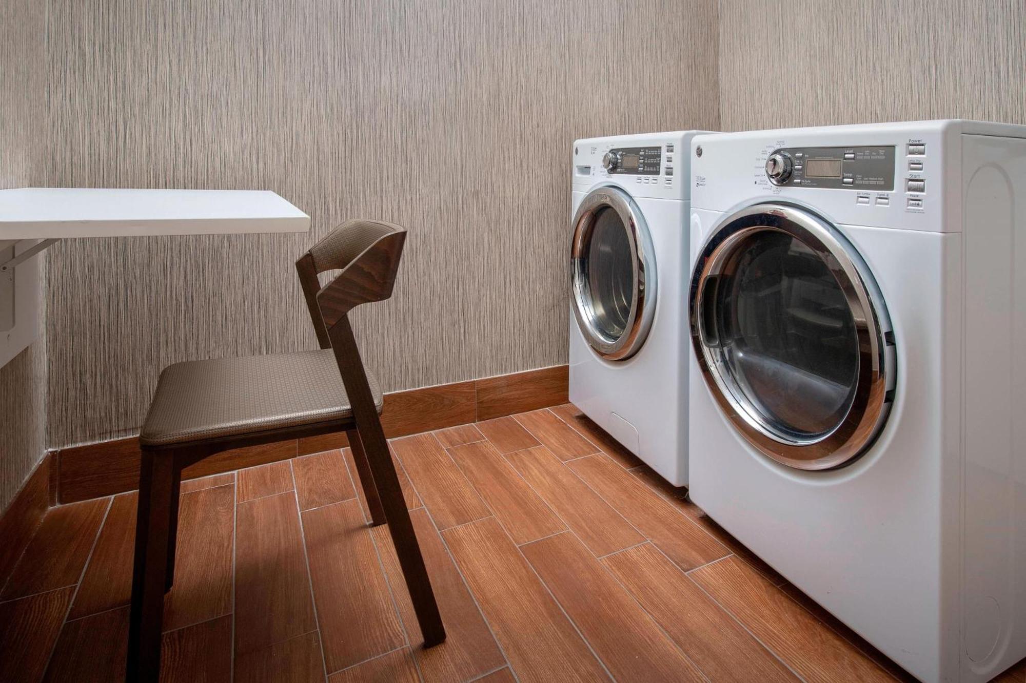 Springhill Suites Potomac Mills Γούντμπριτζ Εξωτερικό φωτογραφία